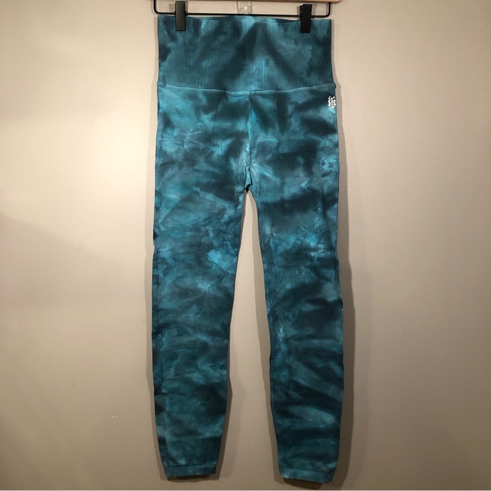 Free People FP Movement womens Leggings M/L Blue Tie Dye
